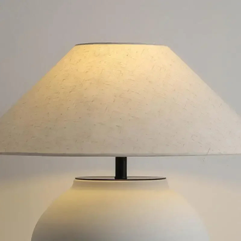 cream ceramic table lamp