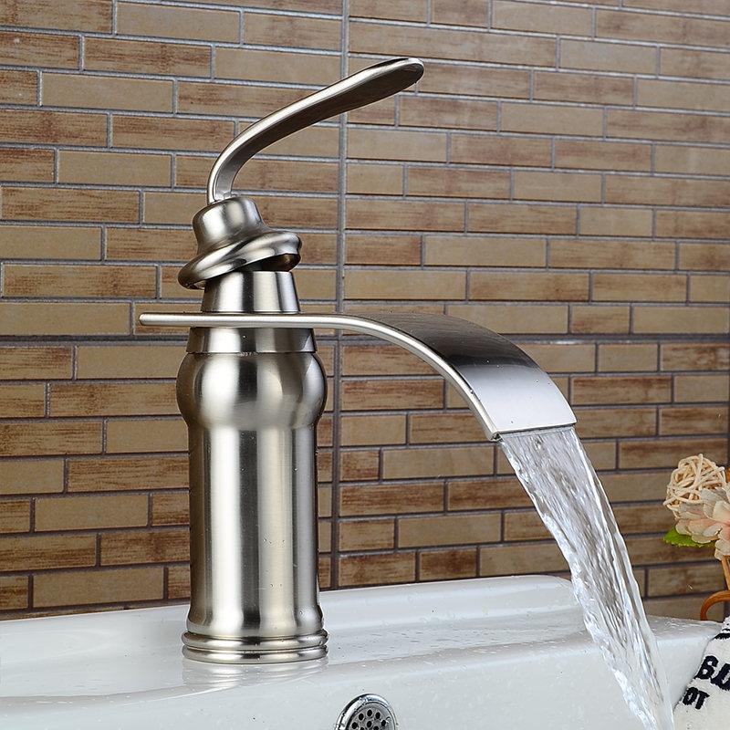 brass faucets bathroom